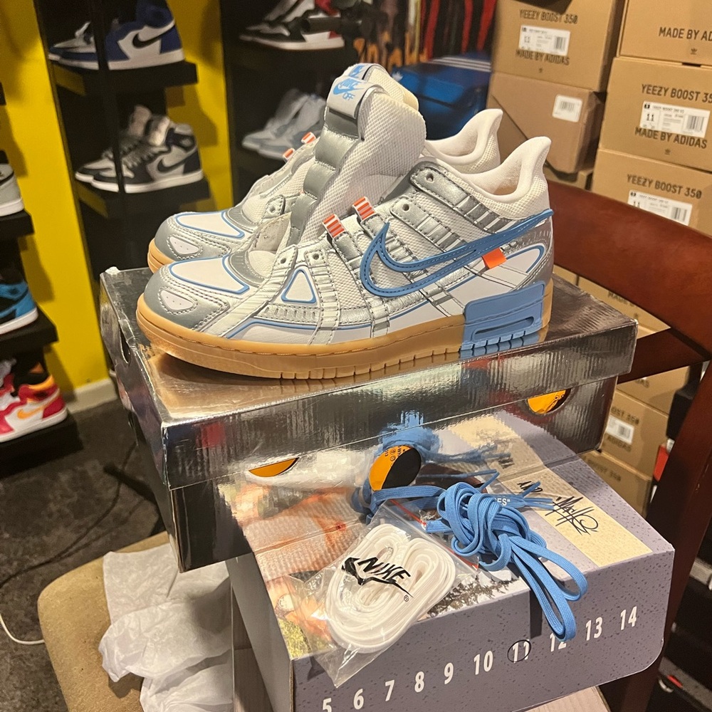 SOLD : Nike Air Rubber Dunk Off-White UNC